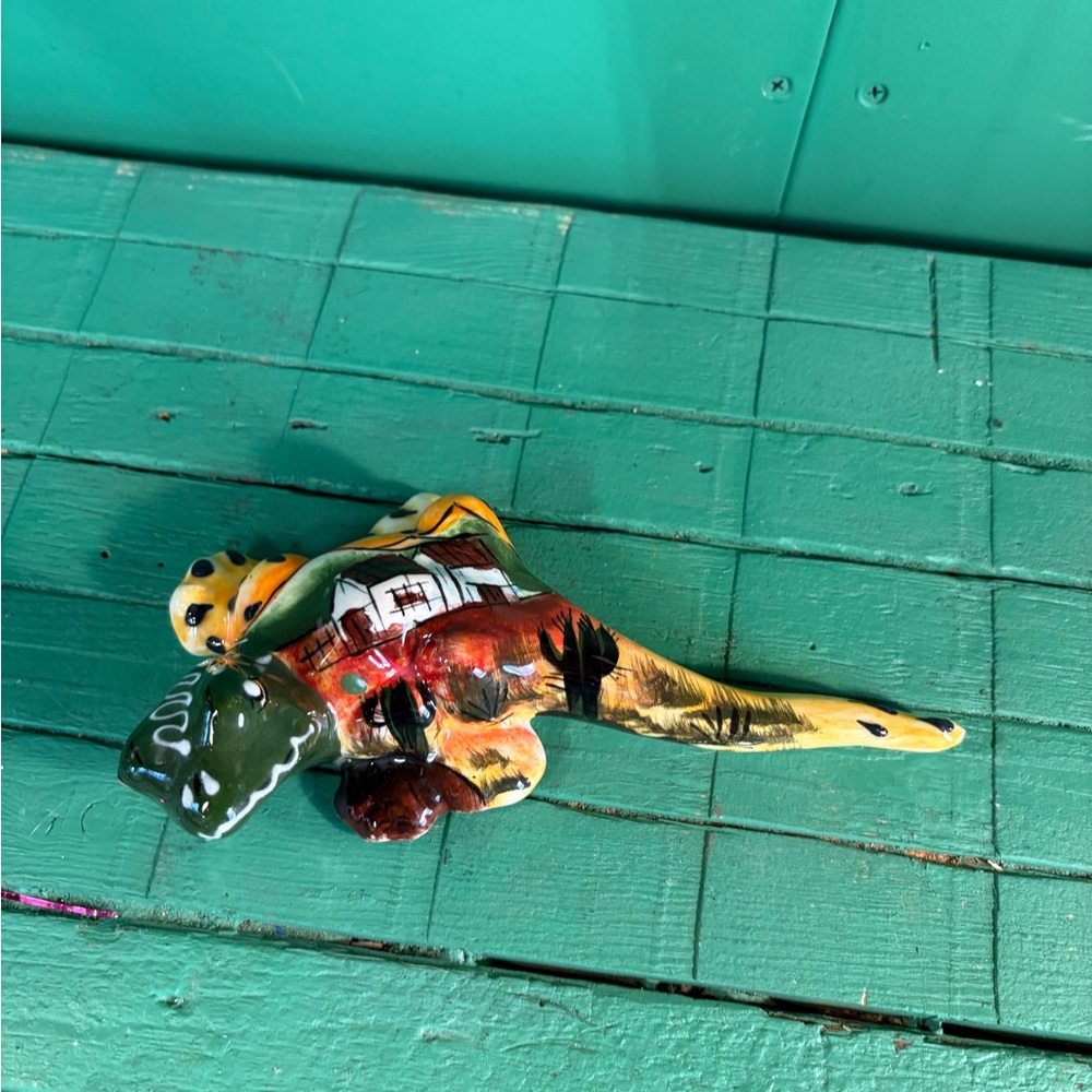 Handcrafted Multicolor Ceramic Lizard Decor - Picture 3 of 8